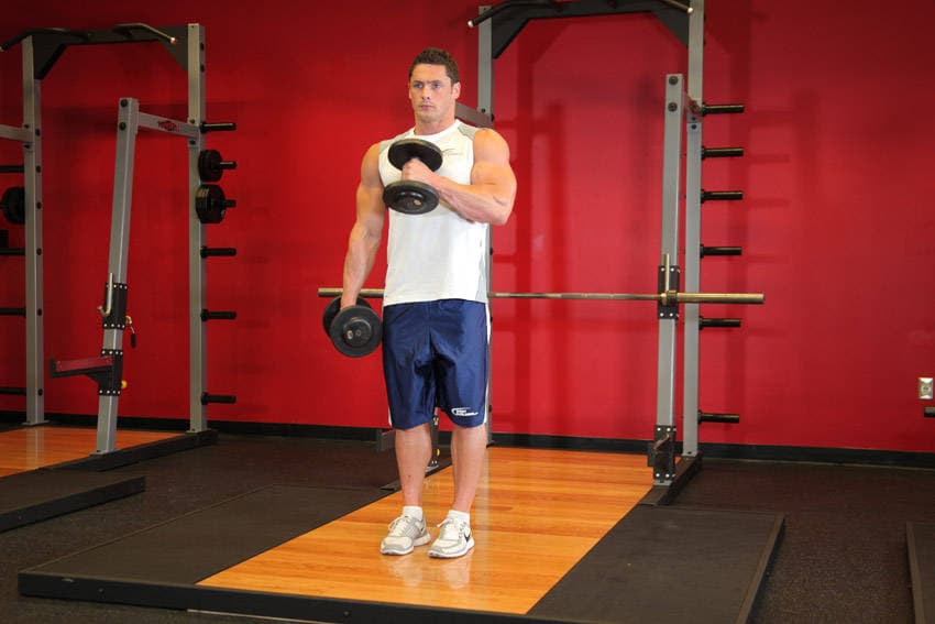 Cross-body hammer curl, position 2